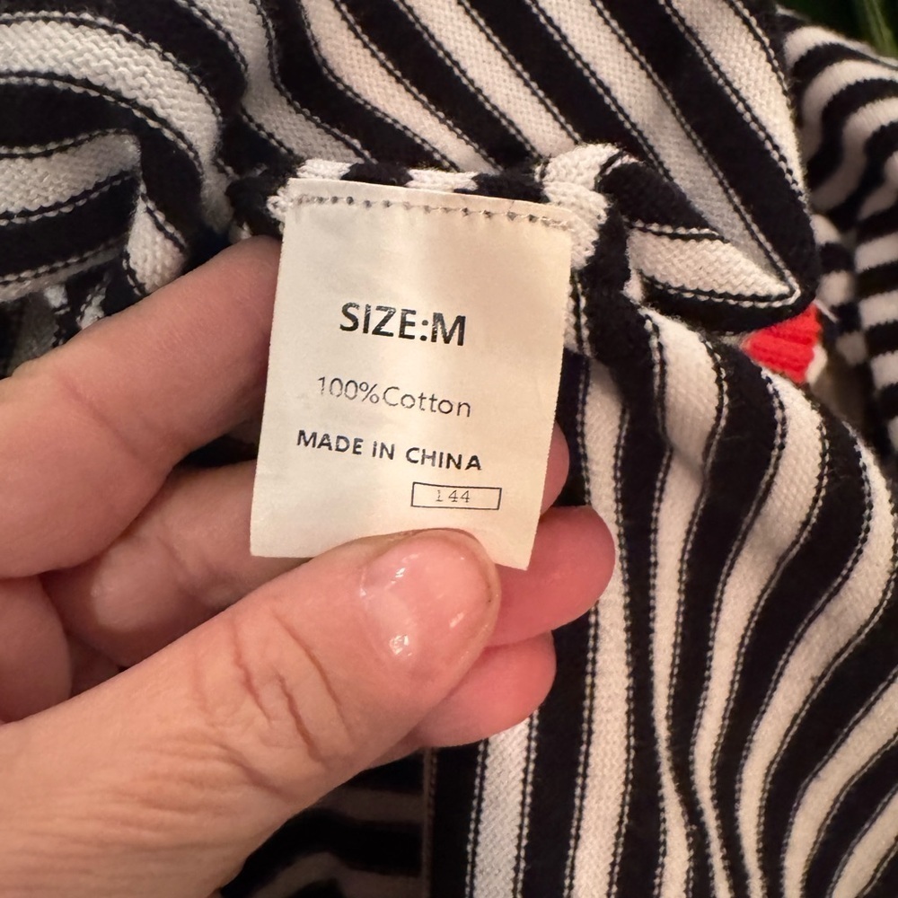 Dokotoo Striped Black and White Sweater with Red Accents Sz M - Picture 5 of 5